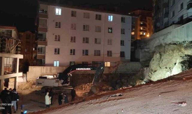 İstinat duvarı çöktü, 2 apartman tahliye edildi