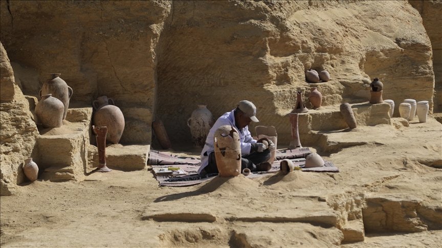 Mısır'da 2 bin yıllık mezar bulundu