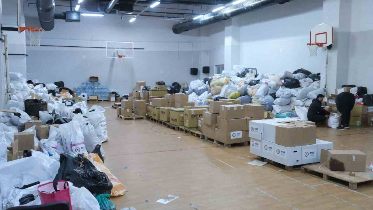 Tekkeköy’den depremzede çocuklara oyuncak