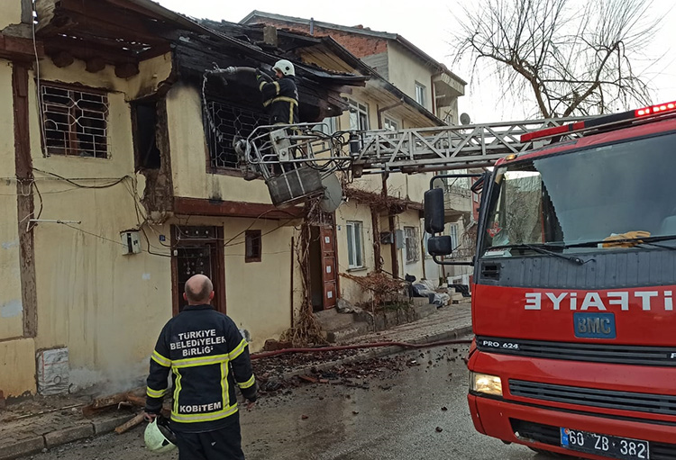 Tokat'ta yangın: 3 ölü, 1 yaralı