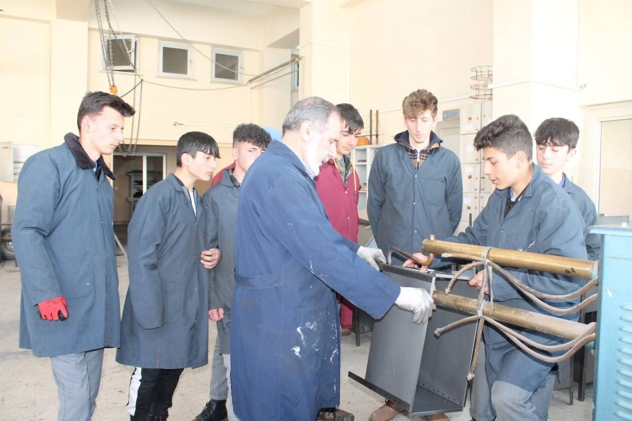 Liseli gençlerden soba seferberliği