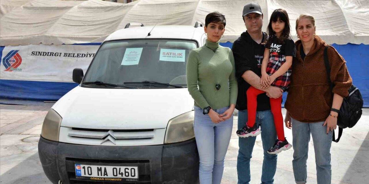 İranlı aile depremzedeler için arabasını satışa çıkardı