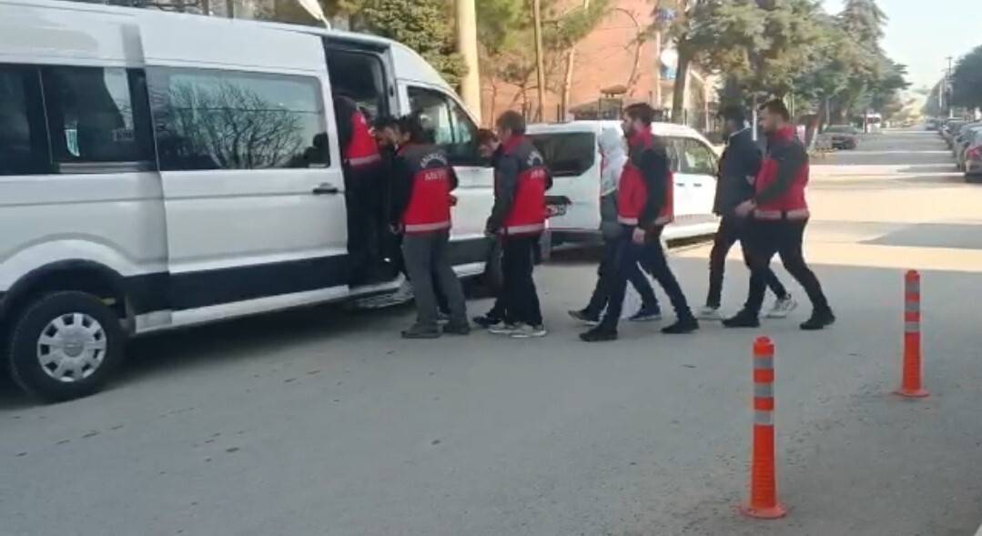 Dolandırıcılık operasyonunda 5 tutuklama