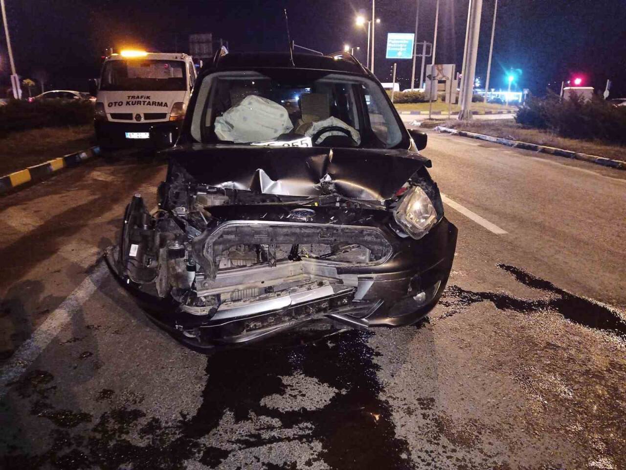 Kırmızı ışık ihlali kaza getirdi