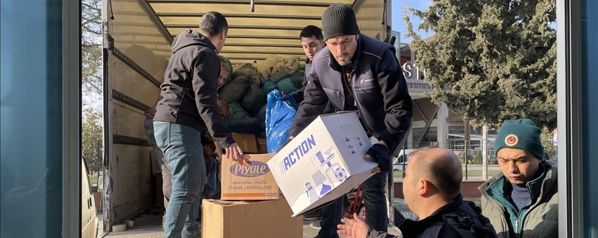 Bulgaristan'daki Türk toplumu Türkiye'deki depremzedelerin yardımına koştu