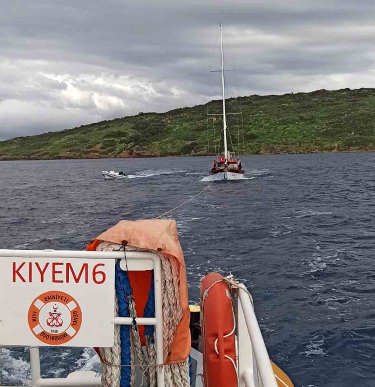 11 metre sürüklenen tekne kurtarıldı