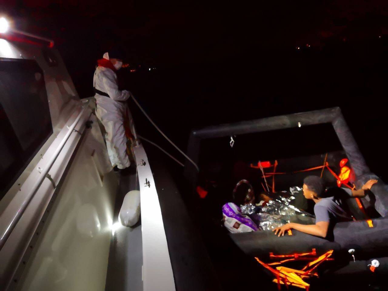 Ege Denizi’nde 90 göçmen yakalandı, 20 göçmen kurtarıldı