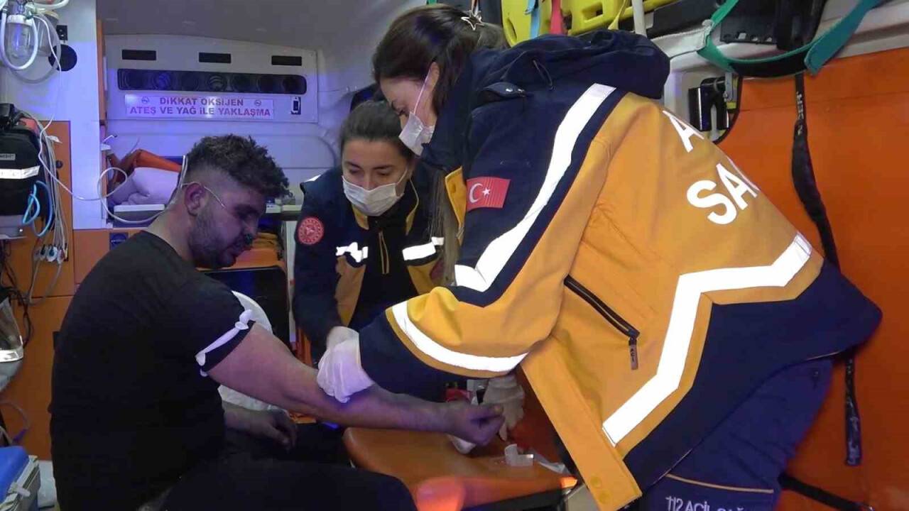 Sigara yakarken devrilen benzin bidonu alev aldı