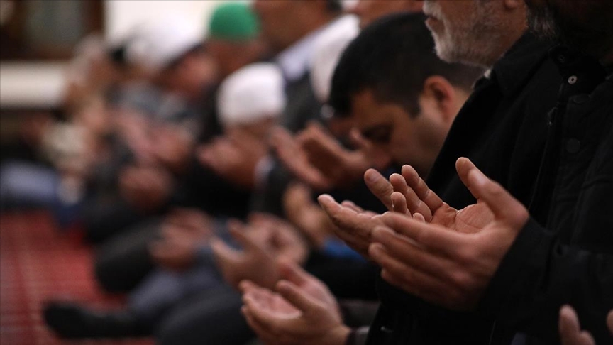 Berat Kandili tüm Türkiye'de dualarla idrak edildi