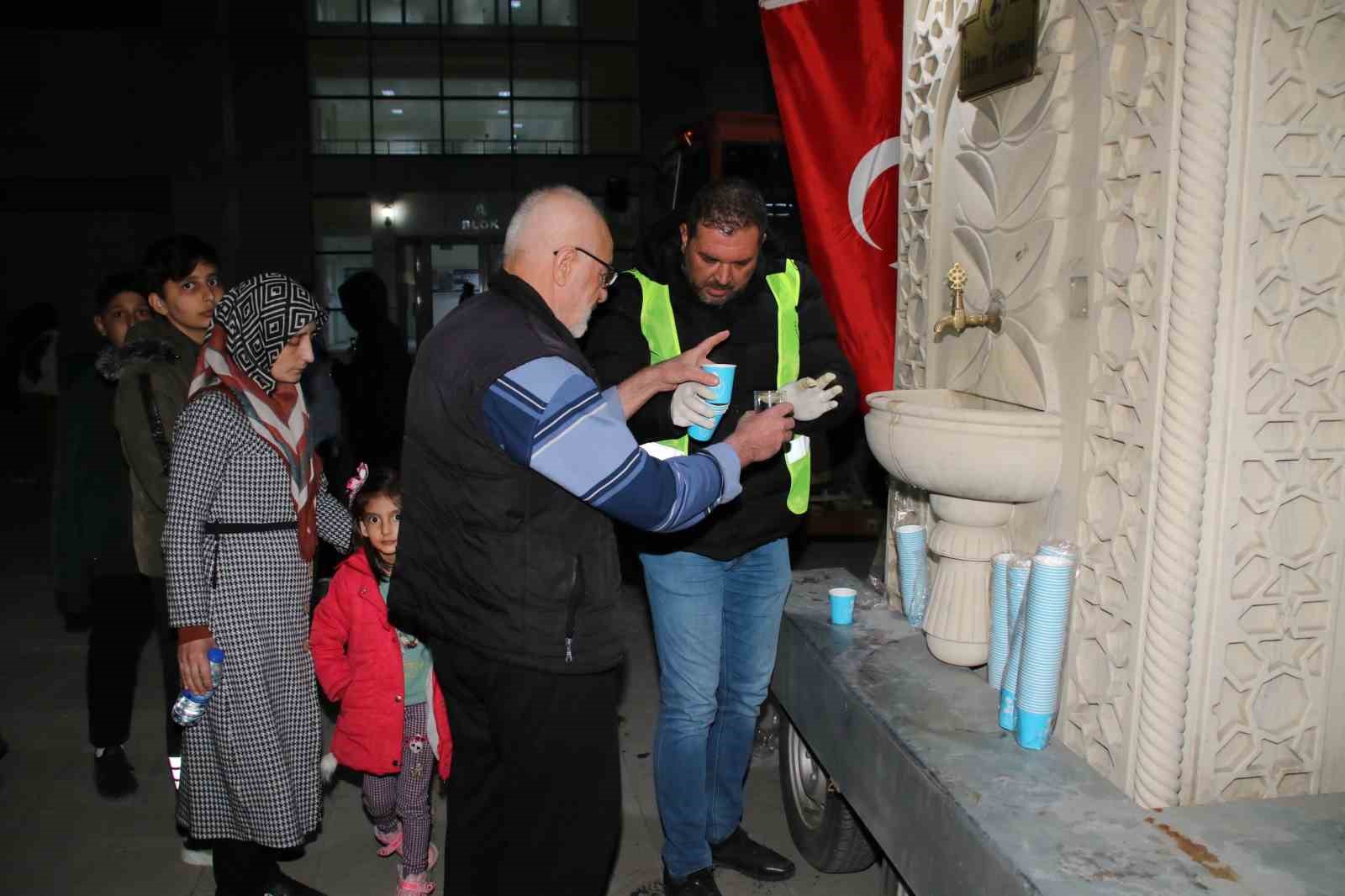 Akşehir’de depremzedelere özel kandil programı