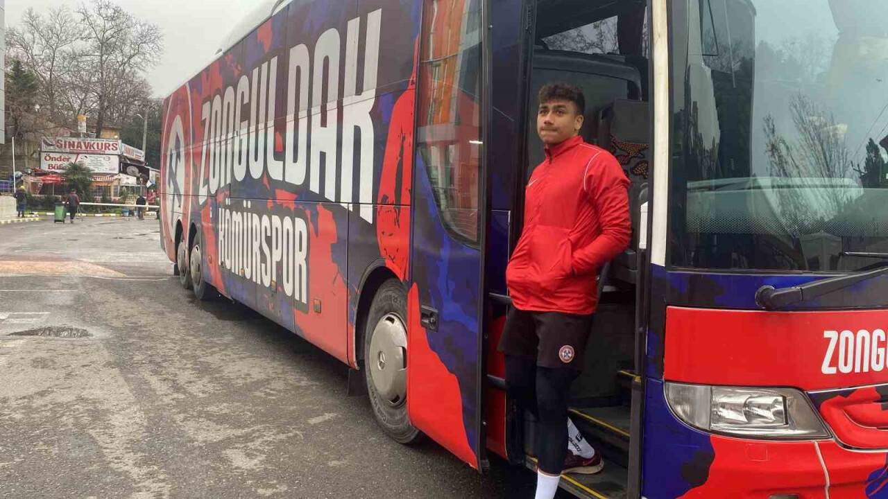 31 yakınını depremde kaybeden futbolcu: "Gördüğümde içime umut doğuyordu"