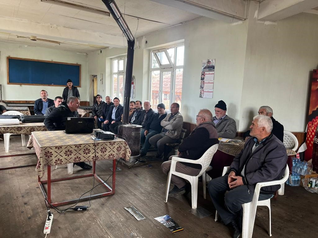 Beyşehir’de çiftçi eğitim toplantıları sürüyor