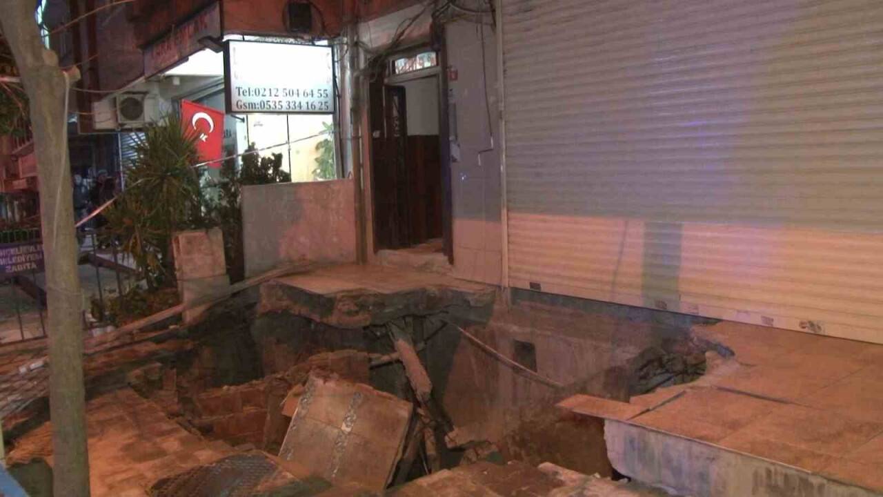 Kaldırım altındaki kömürlük tavanı çöktü