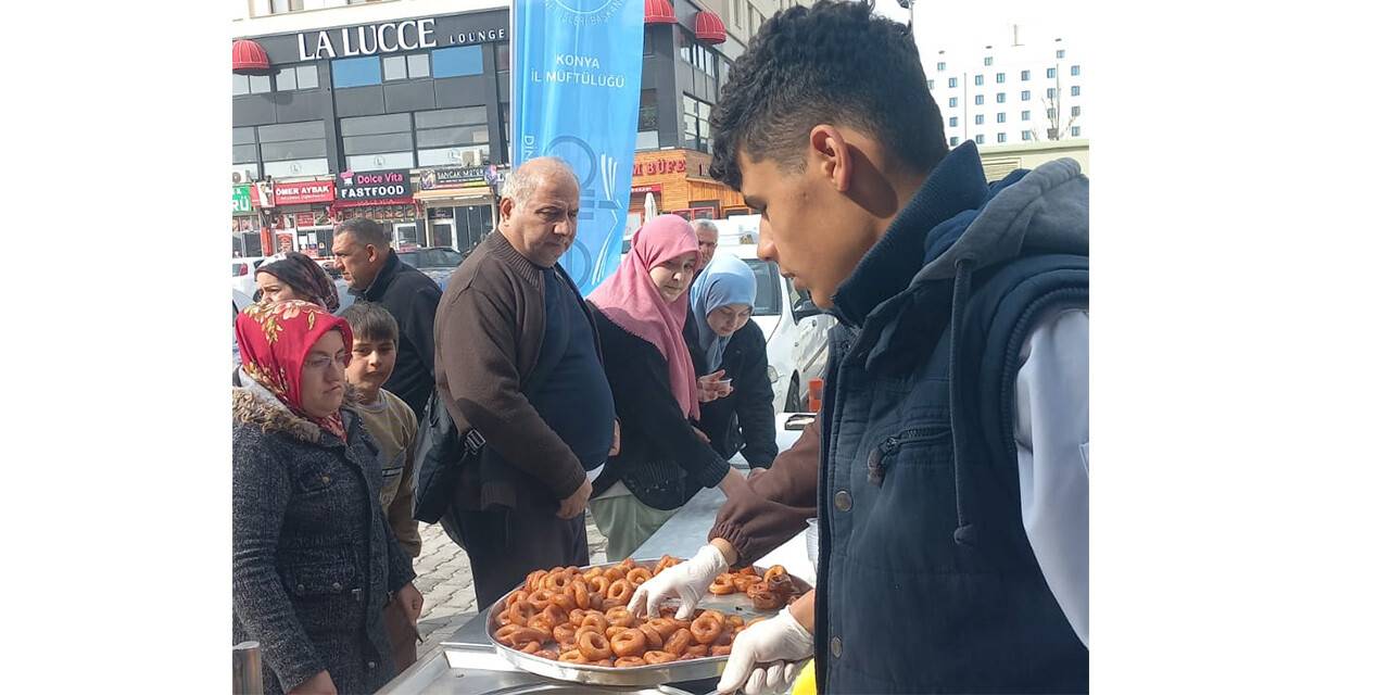 Misafirlere lokma tatlısı ikram edildi