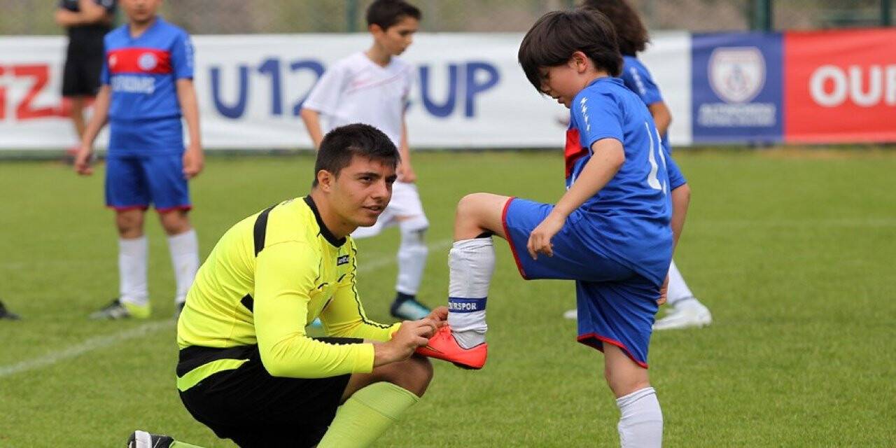 U12 İzmir Cup Şampiyonlar Ligi formatında