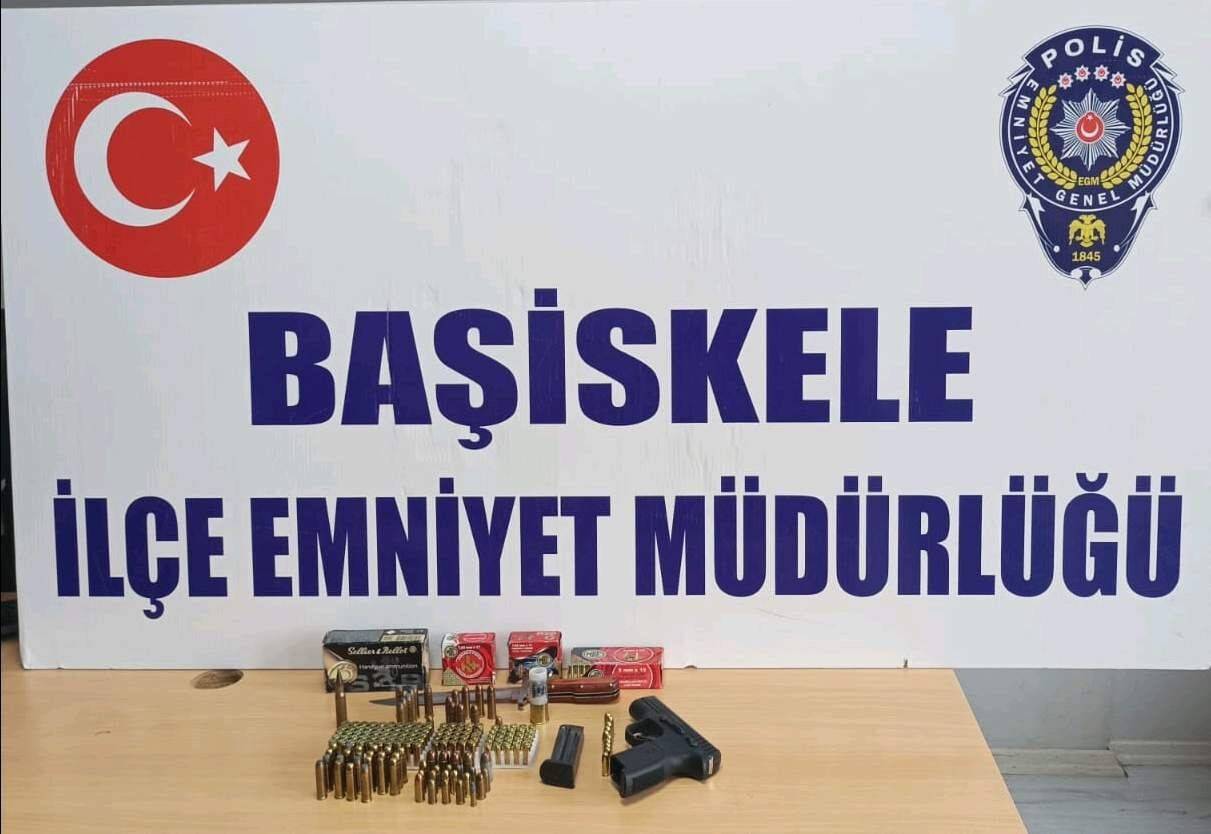 Evinden cephane çıktı