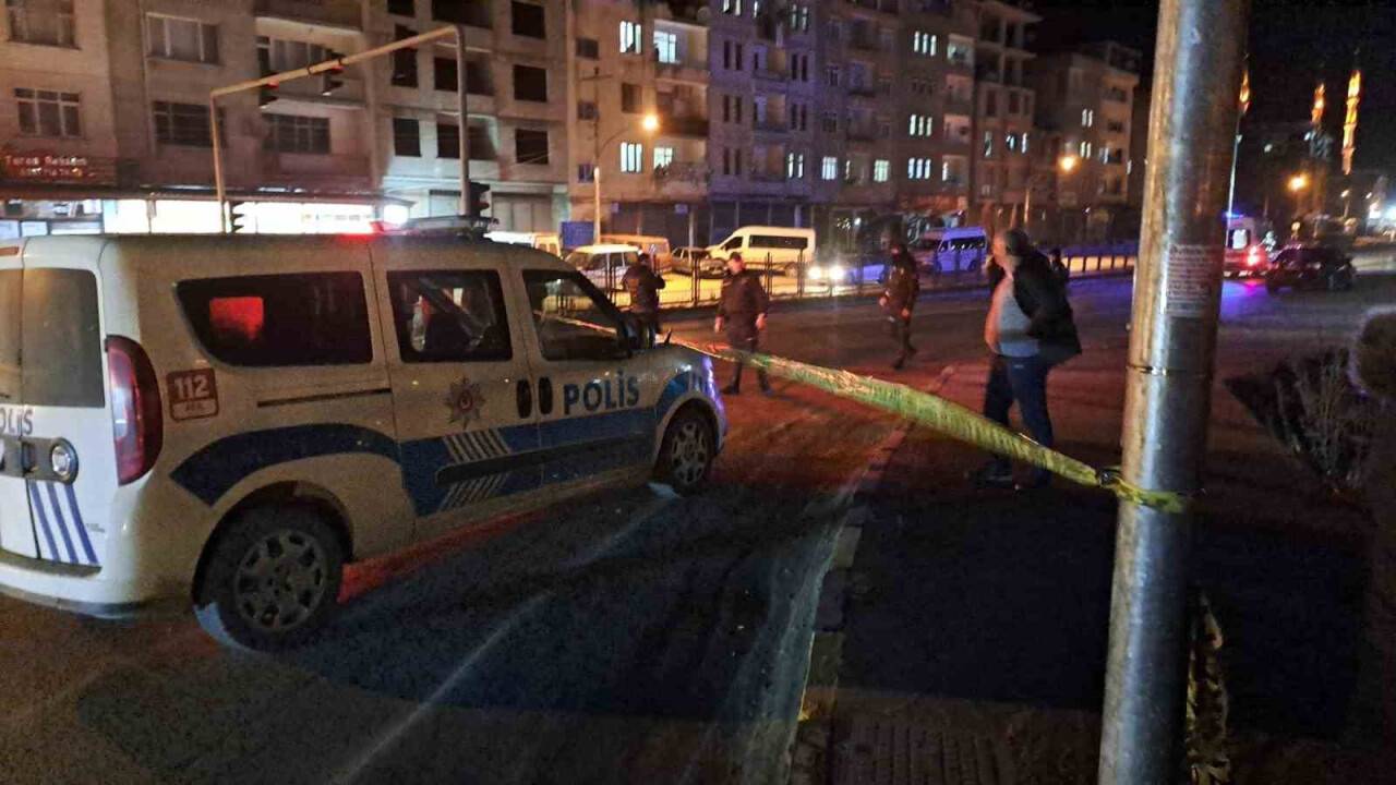 Trafik kazası: 1 ölü, 1 yaralı