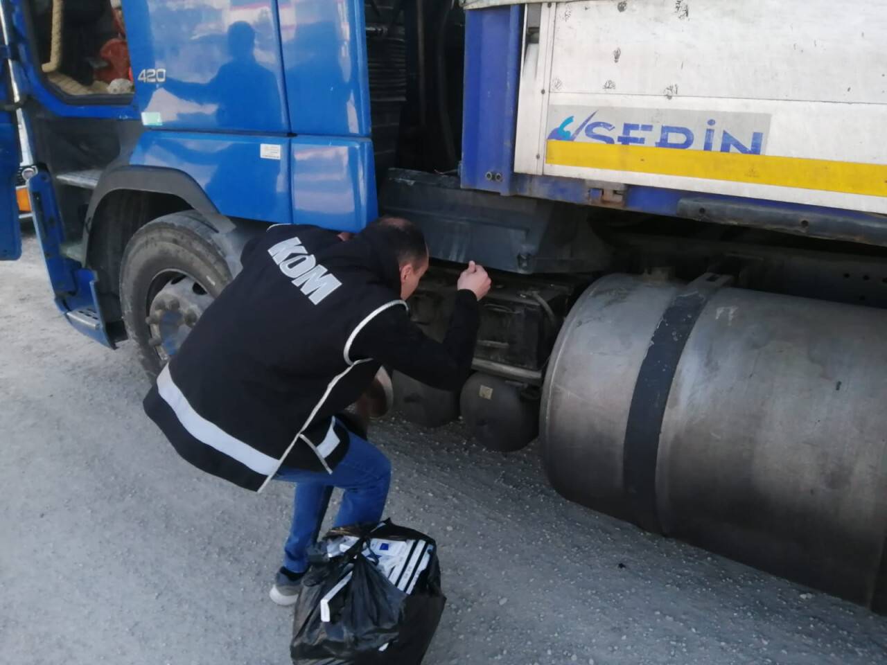 Konya Polisi'nden kaçak sigara operasyonu! Binlerce ele geçirildi