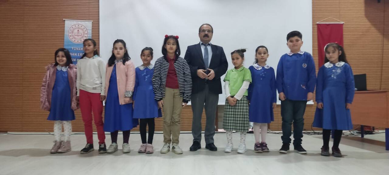 Yunak'ta İstiklâl Marşı'nı ezbere okuma yarışması