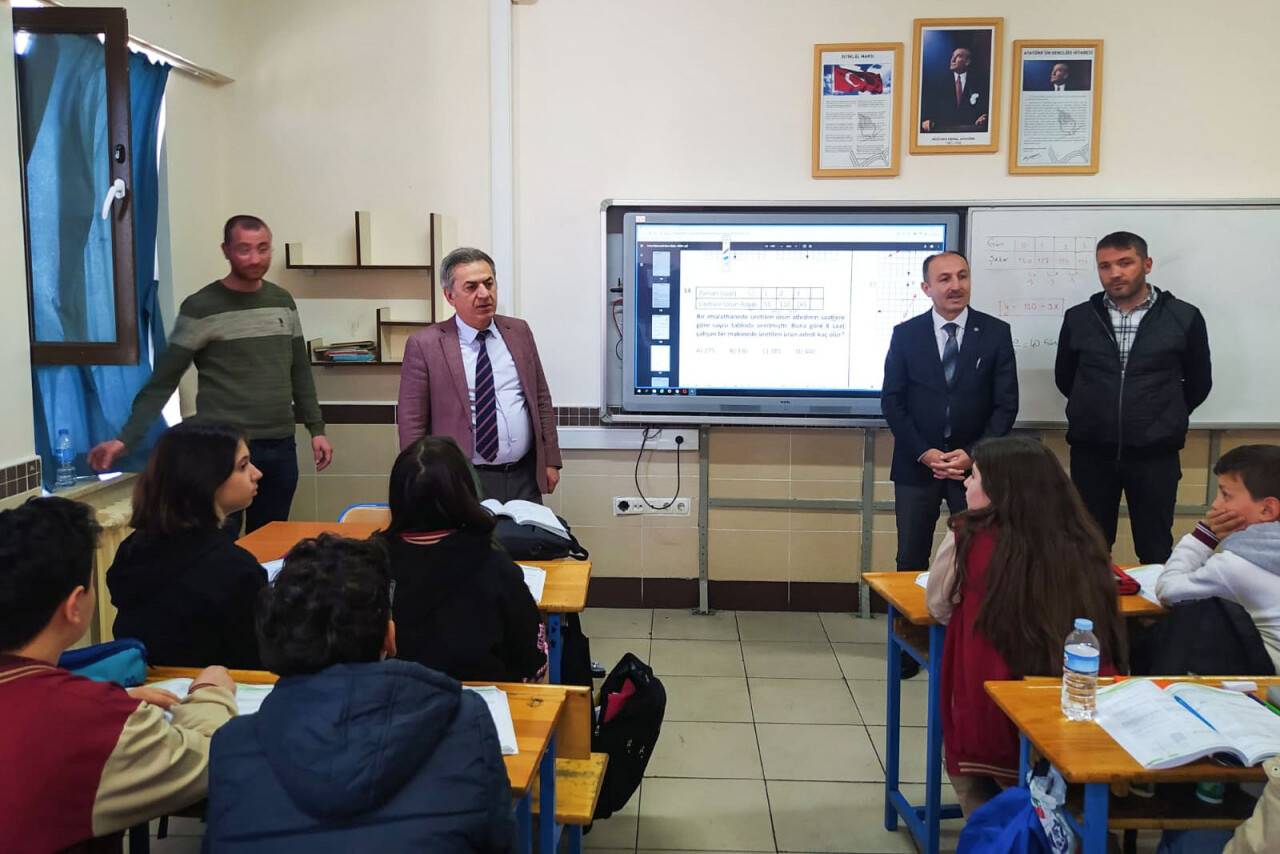 Yiğit'ten Şehit Mustafa Çuhadar Ortaokulu'na ziyaret