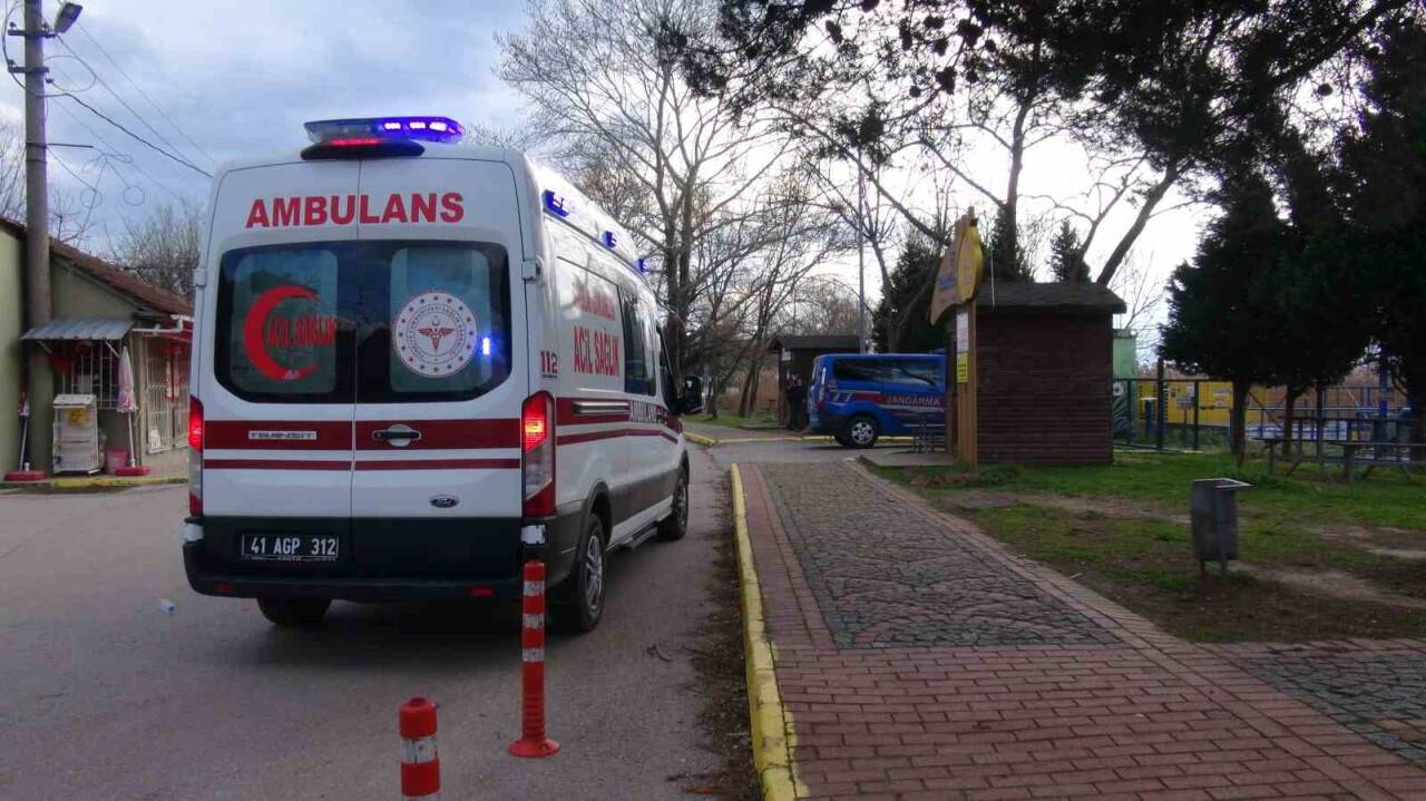 Kano alabora oldu: Yüzerek kıyıya çıktılar