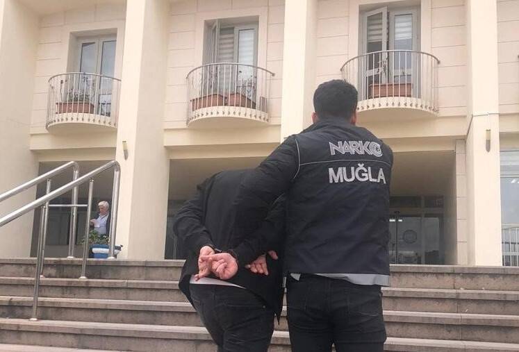 Satışa hazır uyuşturucuyla yakalandı
