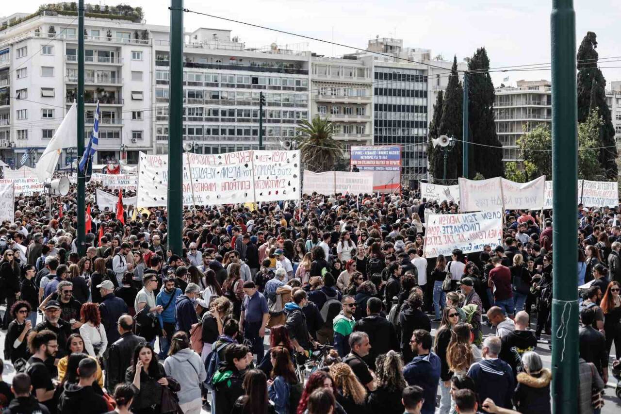 Yunanistan’da tren kazası protestoları devam ediyor