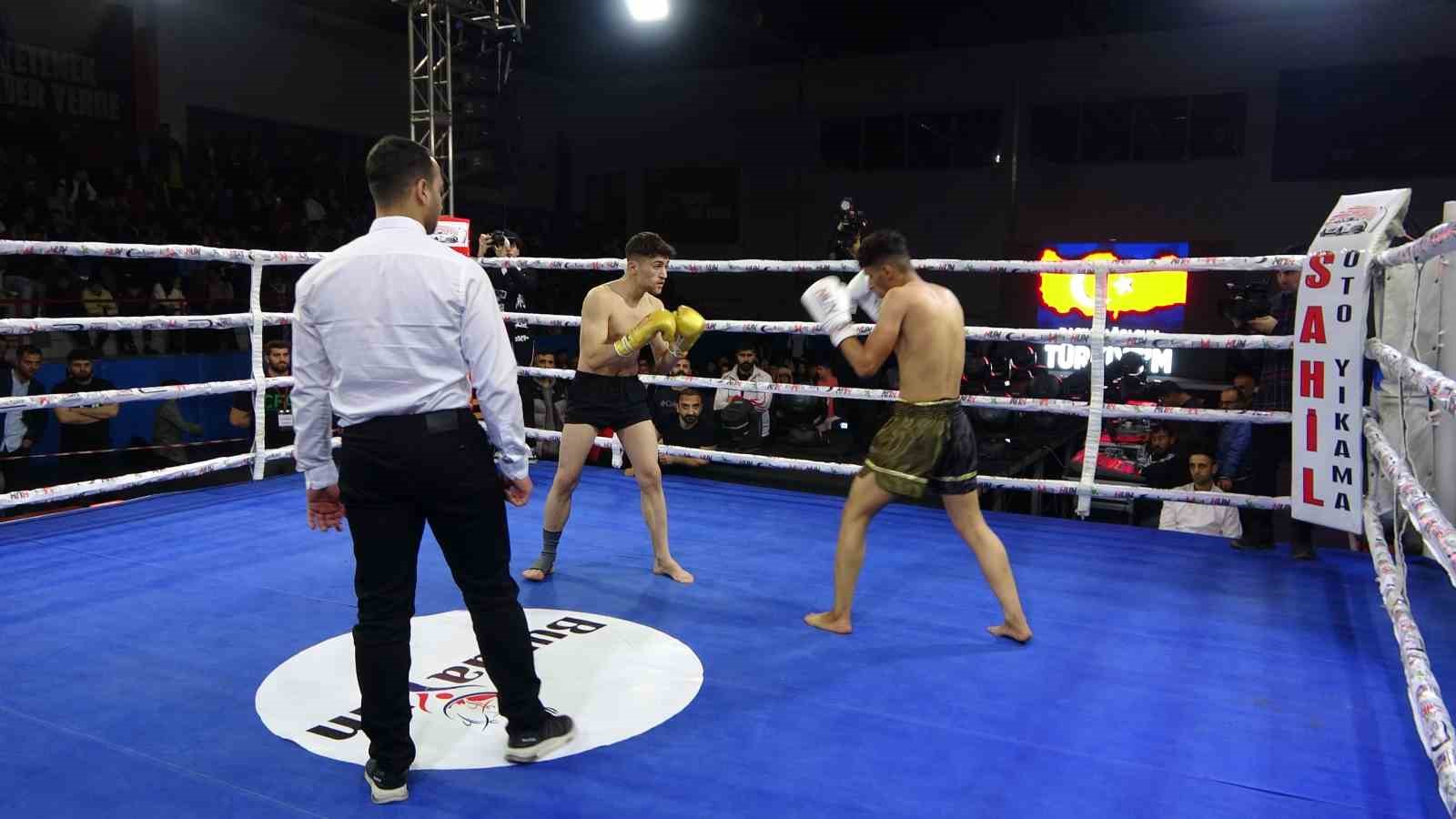 Tatvan’da depremzedeler yararına "Muaythai Gecesi" düzenlendi