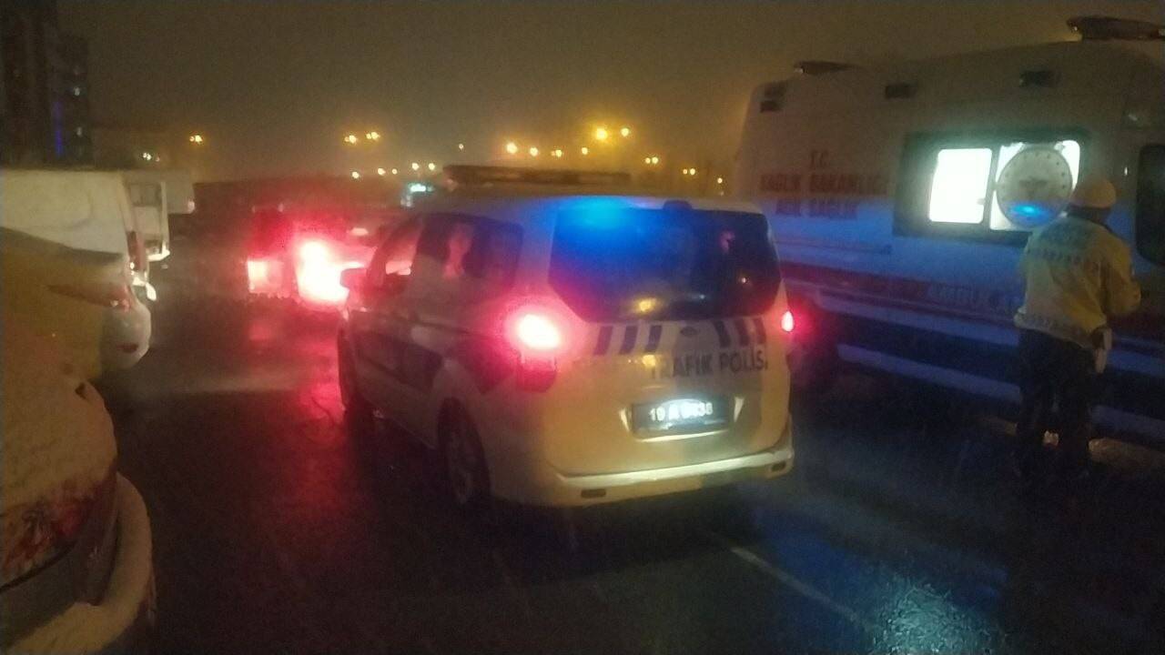 Kamyonetin çarptığı yaya yaralandı