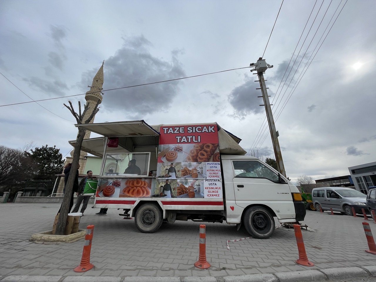Depremden sonra ekmek teknesini Konya'ya taşıdı