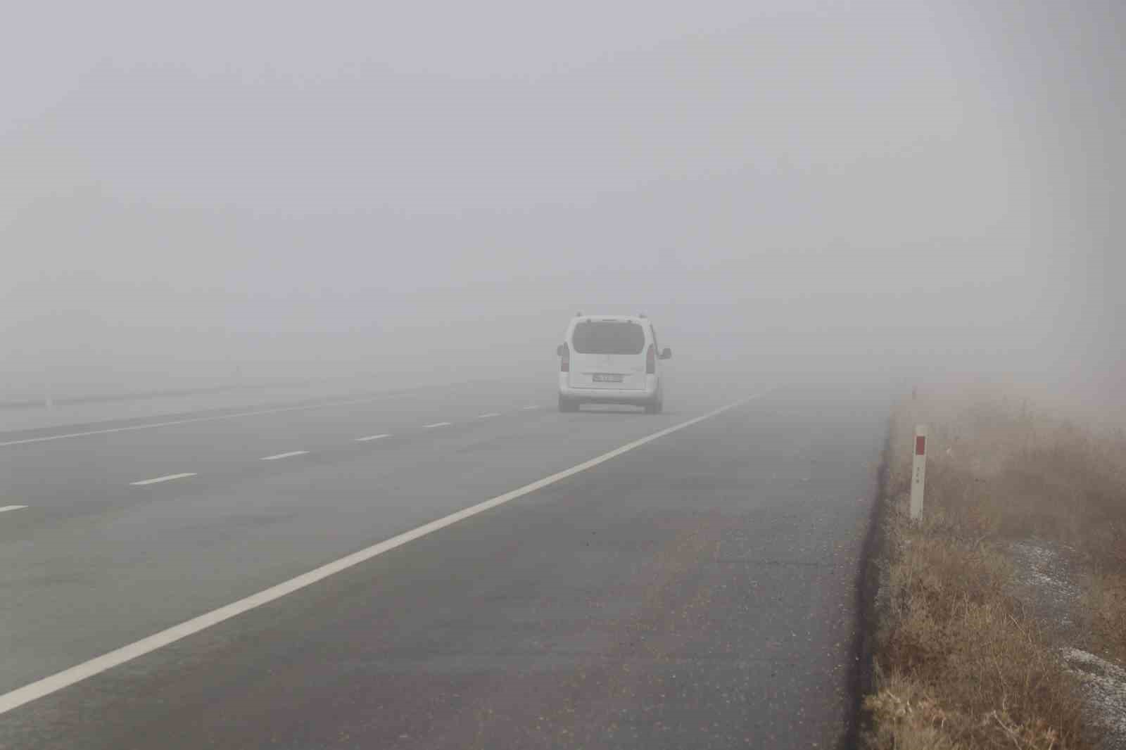 Aksaray-Konya yolunda yoğun sis