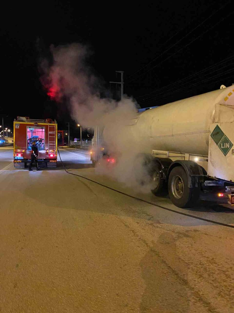 Burdur’da seyir halindeki tankerde yangın