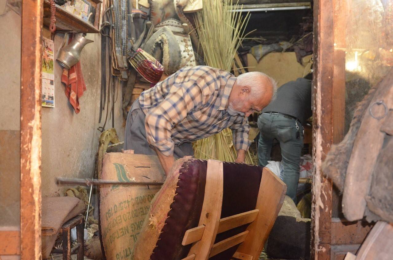 Esnaf kepenklerini açmaya başladı