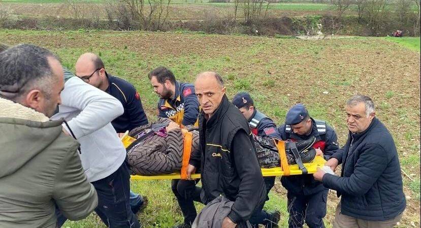 Kanala uçan araç suya gömüldü