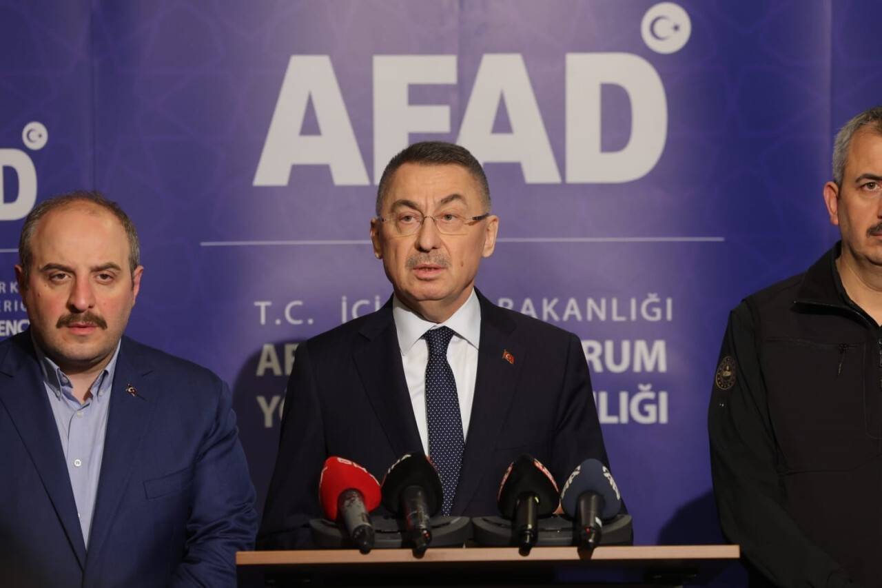Cumhurbaşkanı Yardımcısı Oktay depremlerdeki son can can kaybı sayısını açıkladı