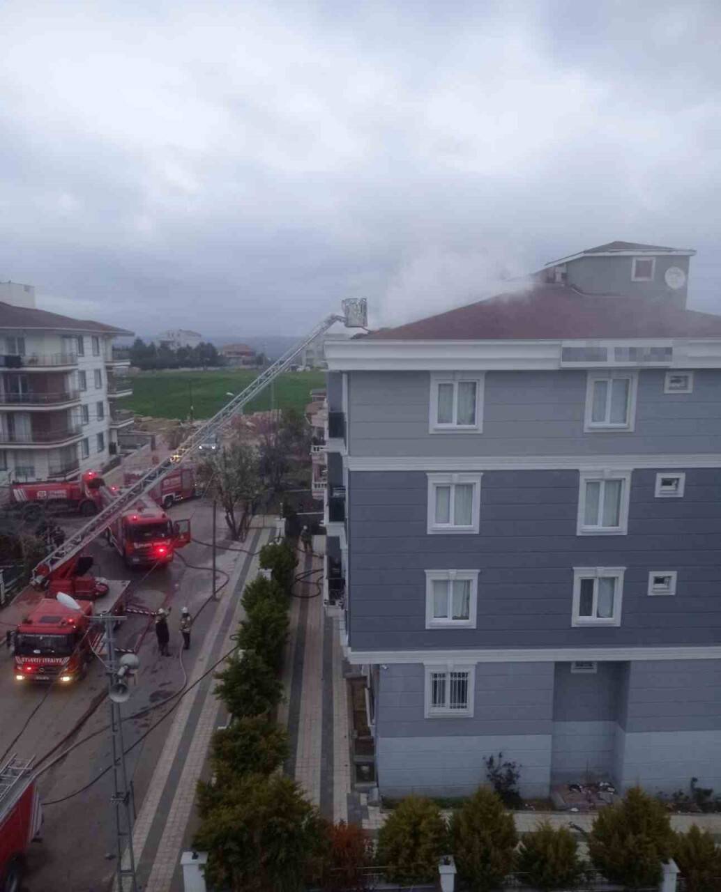 Korkutan yangın: 3 yaralı