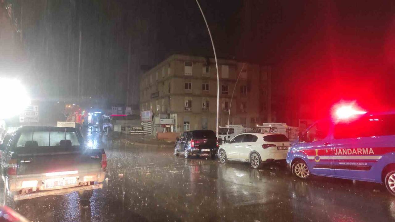 Selin vurduğu Şanlıurfa’da yeniden sağanak yağış etkili oldu