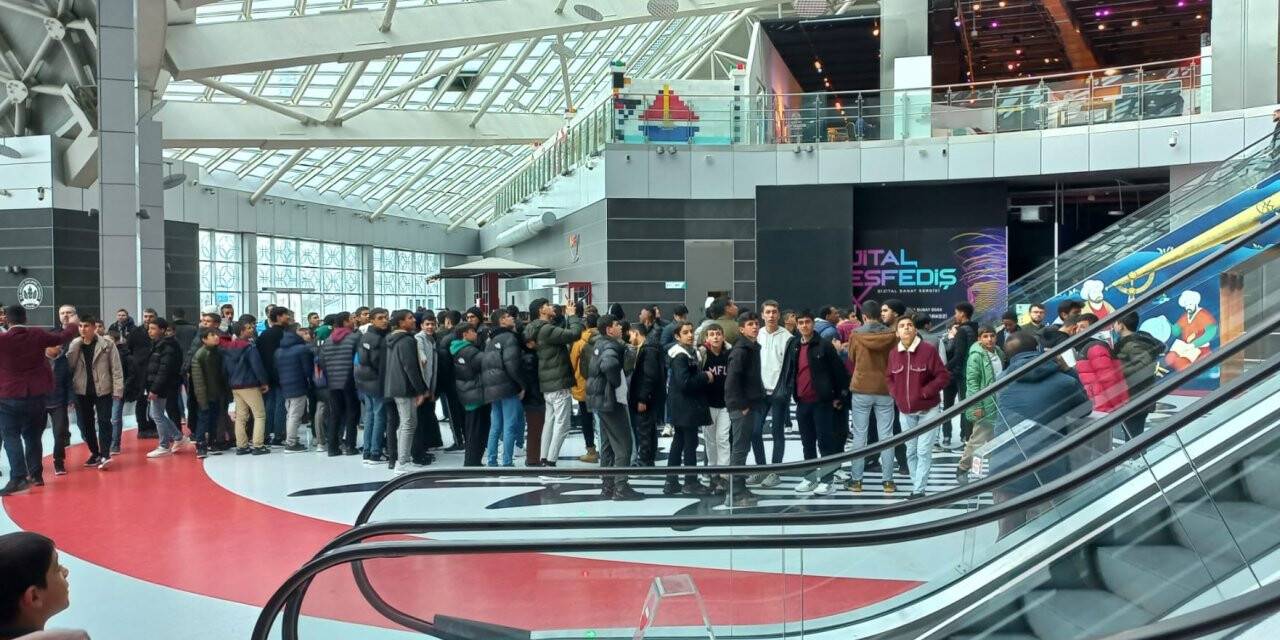 Depremzede hafız öğrencilere moral etkinliği