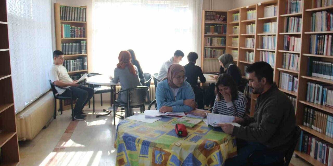 Deprem evlerini yıktı, hedeflerini yıkamadı