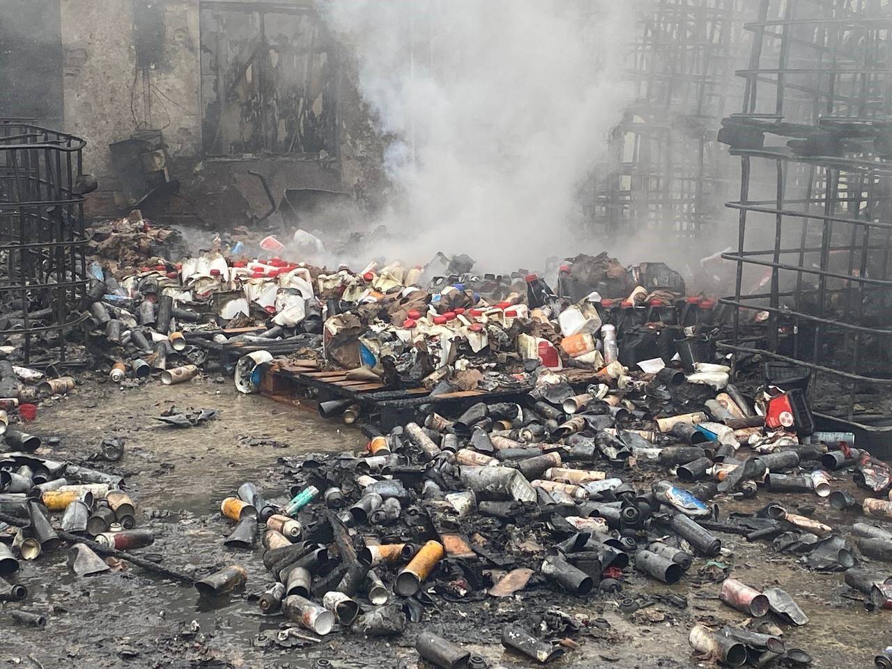 Temizlik malzemesi deposunda çıkan yangın kontrol altına alındı