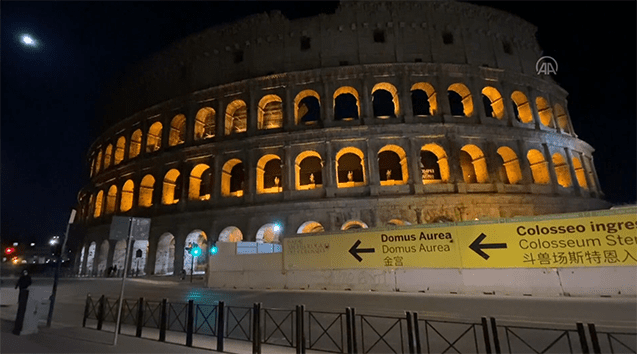 Roma'da "Dünya Saati" etkinliğinde Kolezyum'un ışıkları söndürüldü