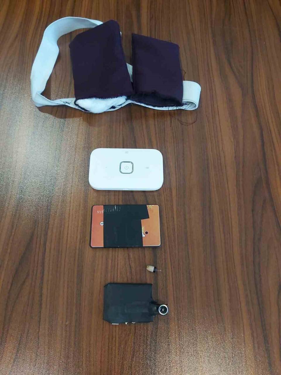 Ehliyet sınavında kopya çekmek isterken yakalandı