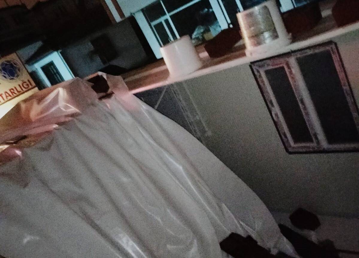 Malatya’da yağış sonrası konteynerin tavanı çöktü