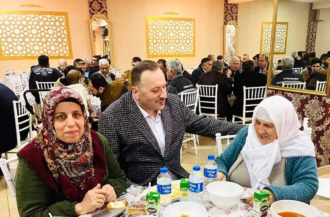 Birlikte İleri'den depremzedelere iftar yemeği