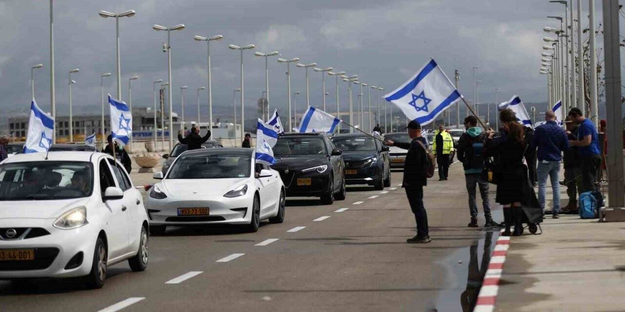 İsrail’de Ben Gurion Havalimanı’nda uçuşlar durduruldu