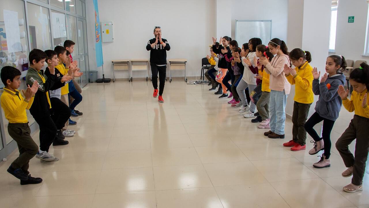 SÜ, afetzede çocuklara birçok etkinlik düzenliyor