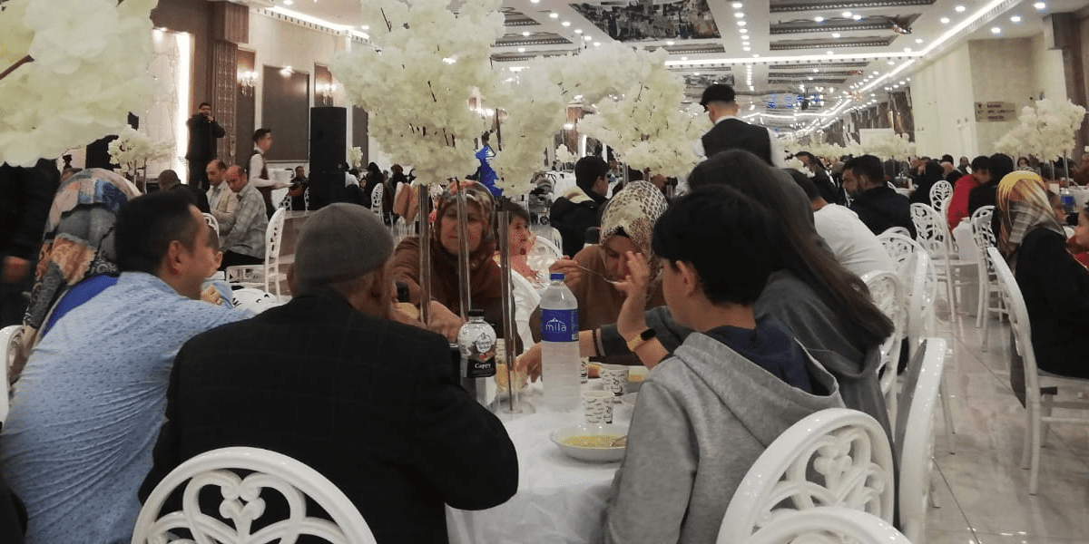 Depremzede misafirler için iftar program