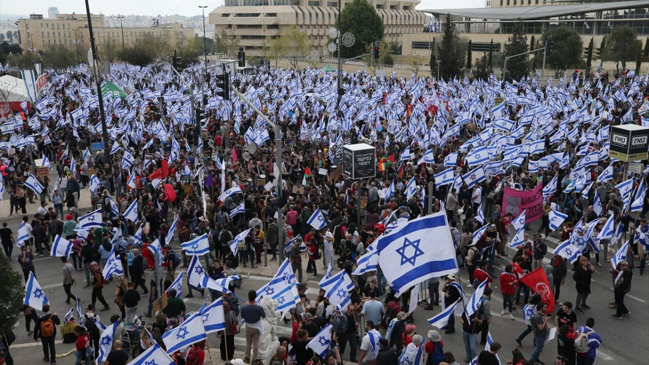 İsrailli diplomatlar greve katıldı
