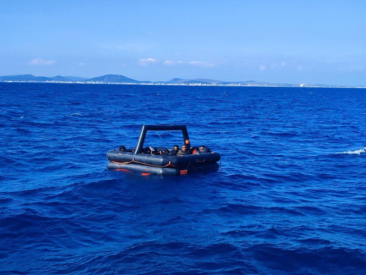 13 düzensiz göçmen kurtarıldı