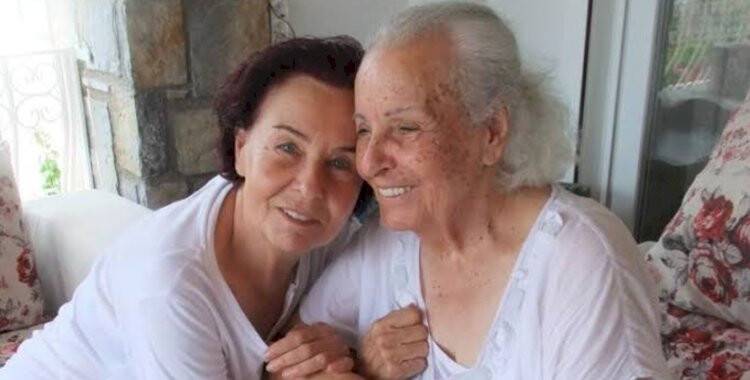 Fatma Girik’in annesi vefat etti